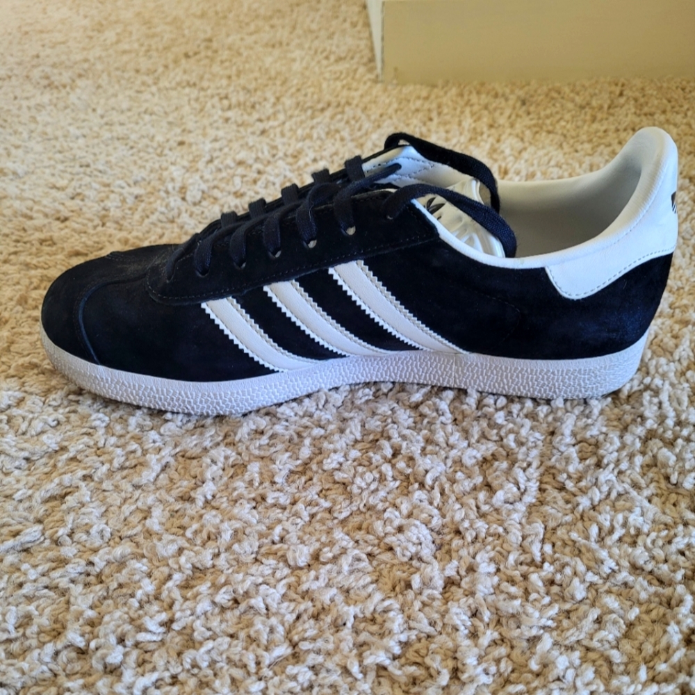 Women's Size 7 Adidas